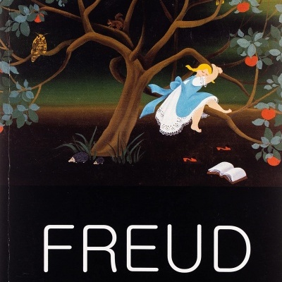 Capa de livro com árvore, rapariga em ramo e texto Freud a General Introduction to Psychoanalysis
