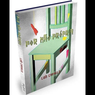 Livro com capa que exibe uma cadeira verde decorada e título em letras amarelas.