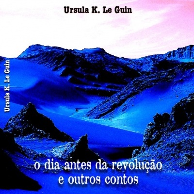 Capa de livro azul com montanhas e texto do título e autor