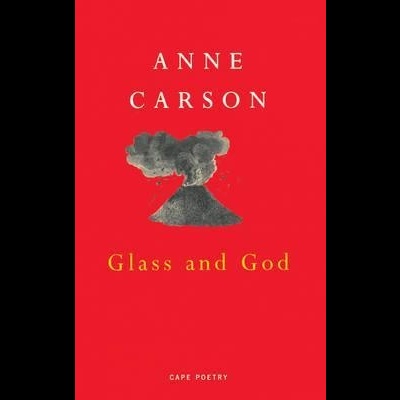 Capa de livro vermelha com título, autora e imagem de vulcão