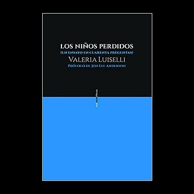 Capa de livro 'LOS NIÑOS PERDIDOS' com fundo preto e azul e texto em branco e azul