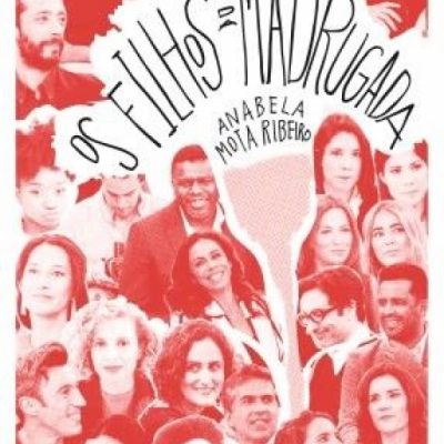 Capa do livro Os Filhos da Madrugada com várias fotos de pessoas em tons de vermelho