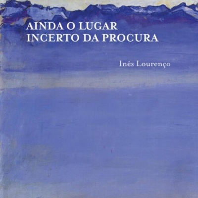 Capa de livro azul e roxo com título e autor em branco.