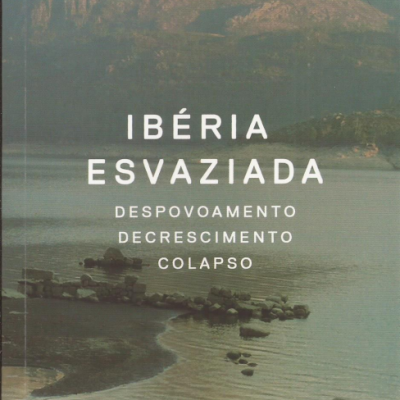 Capa de livro 'IBÉRIA ESVAZIADA' de Carlos Taibo com paisagem natural