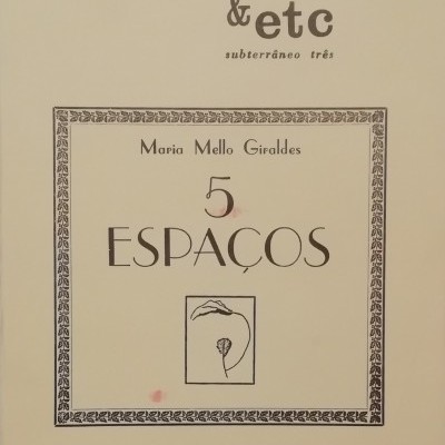 Capa de livro 5 Espaços de Maria Mello Giraldes com design minimalista