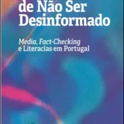 Capa de livro 'O Direito de Não Ser Desinformado' com fundo azul e texto branco