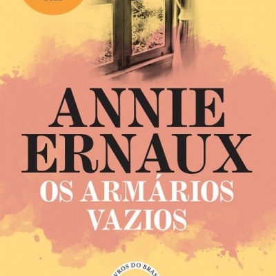 Capa do livro Os Armários Vazios de Annie Ernaux com janela e selo de prémio Nobel