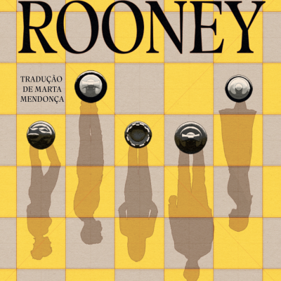 Capa do livro Intermezzo de Sally Rooney com botões e sombras sobre fundo quadriculado amarelo e cinza