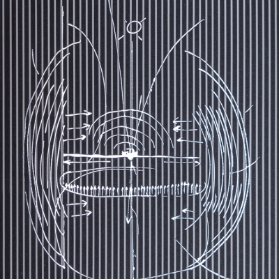Capa de livro com fundo de riscas verticais pretas e brancas, texto branco e desenho técnico branco.