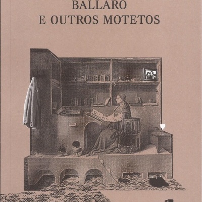 Capa de livro bege com ilustração em preto e branco de mulher a escrever numa mesa e texto do título e autor.