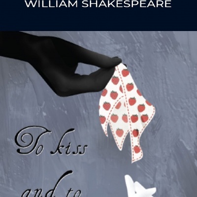 Capa de livro 'Othello' com mãos preta e branca e lenço com padrão de morangos