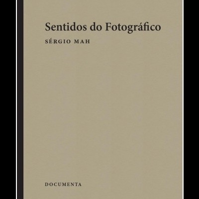 Capa de livro bege com título e autor em preto