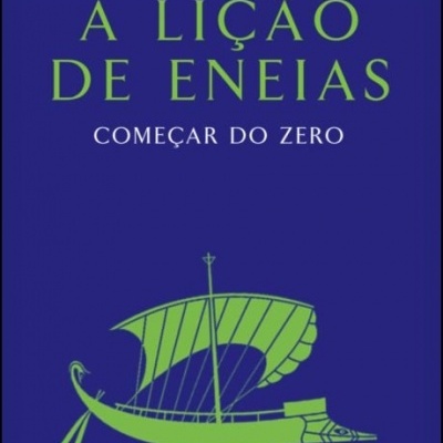 Capa do livro 'A Lição de Eneias' de Andrea Marcolongo com um navio verde num fundo azul.