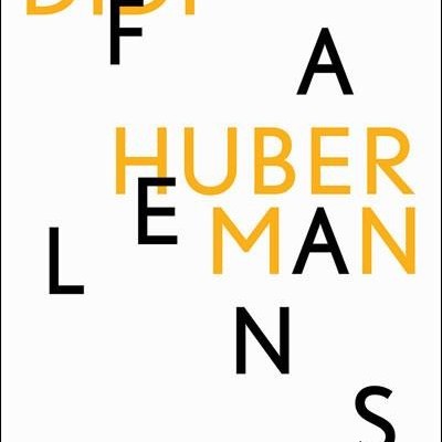 Texto colorido em letras laranja e pretas sobre fundo branco.