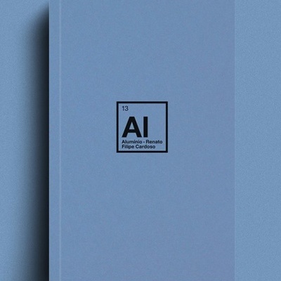 Livro de capa dura azul com texto preto no centro
