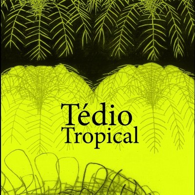 Capa de livro Tédio Tropical com folhas tropicais amarelas e pretas.