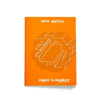 Livro com capa laranja com título e autor em branco e desenho geométrico branco
