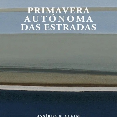 Capa de livro PRIMAVERA AUTÓNOMA DAS ESTRADAS de Mário Cesariny, tons azuis e cinzentos.