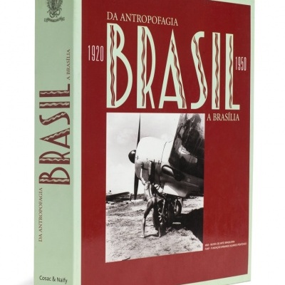 Livro Brasil da Antropofagia com capa vermelha e foto preta e branca