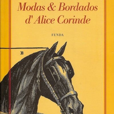Capa amarela de livro com texto e ilustração de cabeça de cavalo