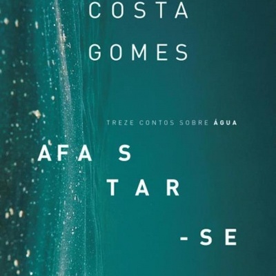 Capa de livro azul esverdeado com texto branco LUÍSA COSTA GOMES e título TREZE CONTOS SOBRE ÁGUA AFASTAR-SE