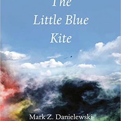 Capa do livro The Little Blue Kite com título e autor