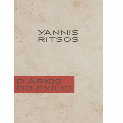 Capa de livro com título e nome do autor em papel bege manchado