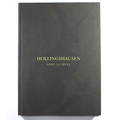 Livro preto com texto dourado HOLLINGSHAUSEN ANNE LEFEBVRE