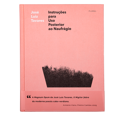 Livro cor de salmão com título e detalhe gráfico preto na capa