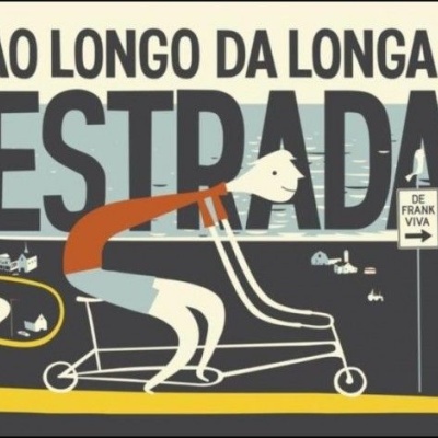 Ilustração colorida de pessoa em trotinete junto a estrada e mar com texto
