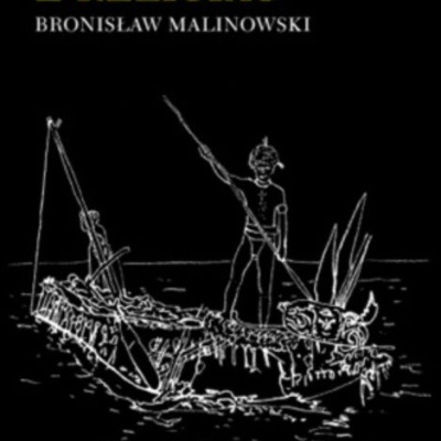 Capa de livro preta com texto amarelo e branco e ilustração de pessoa numa canoa de ossos e madeira