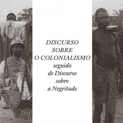 Capa de livro com texto em fundo branco e imagem preta e branca de mulheres africanas e homem sentado
