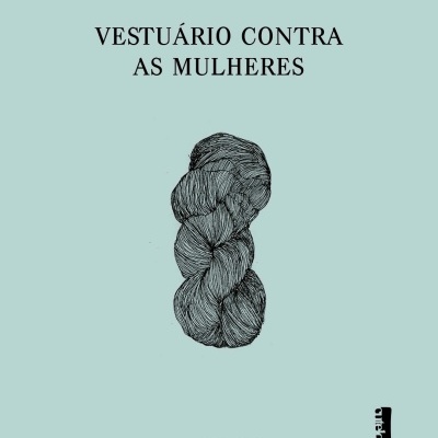 Capa azul claro de livro com ilustração de novelo de lã e texto em preto