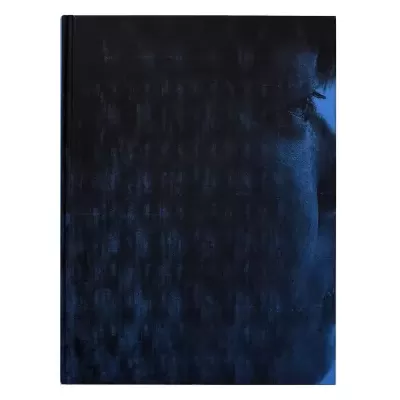 Caderno preto com textura imitando pele de crocodilo