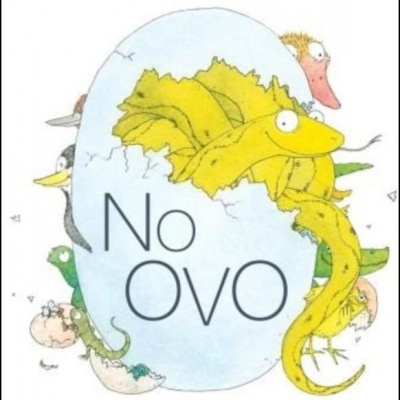 Capa do livro infantil 'No Ovo' com ilustração de um ovo rachado e vários patos