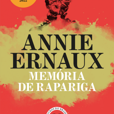 Capa de livro 'Memória de Rapariga' de Annie Ernaux com selo de Prémio Nobel de Literatura 2022
