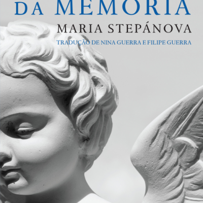 Capa de livro com anjo em estátua e texto em português