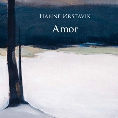 Capa de livro Amor de Hanne Ørstavik com ilustração de árvore e neve