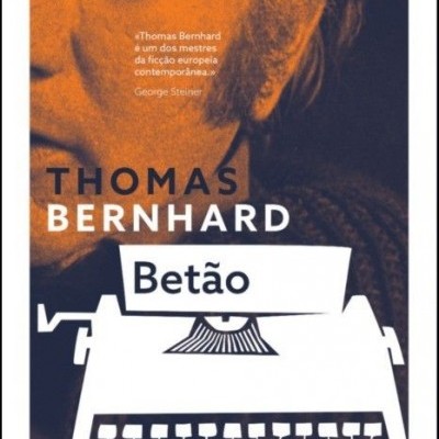 Capa do livro Betão de Thomas Bernhard com máquina de escrever ilustrada em branco