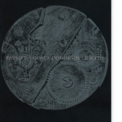 Cartaz preto com desenho de engrenagem e texto branco central