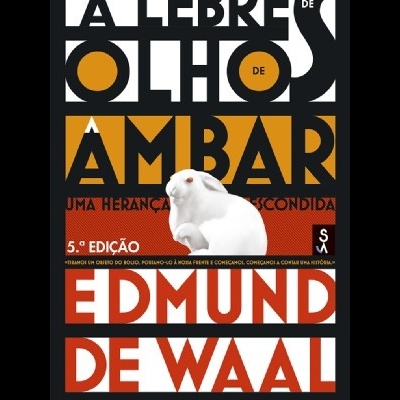 Capa de livro colorida com ilustração de lebre branca e texto grande em preto, laranja, branco e vermelho