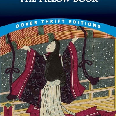 Capa de livro THE PILLOW BOOK de Sei Shōnagon com ilustração oriental e fundo azul