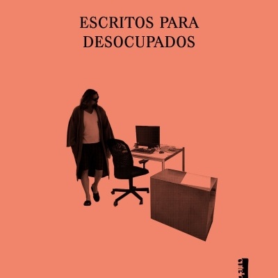 Capa de livro cor salmão com título e imagem de homem junto a móveis de escritório