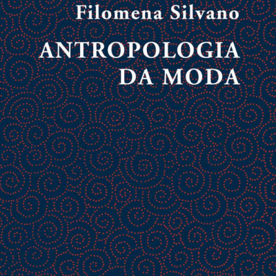 Capa azul escura com padrão vermelho e texto branco do livro 'ANTROPOLOGIA DA MODA'