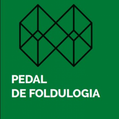 Capa verde de livro com desenho geométrico e texto em português.