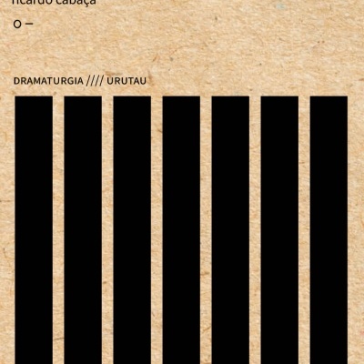 Capa de livro com barras pretas verticais e texto em português.