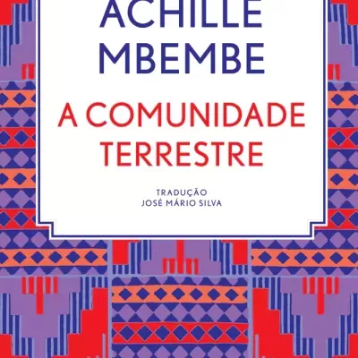 Capa de livro com padrões geométricos e texto 'ACHILLE MBEMBE A COMUNIDADE TERRESTRE'.