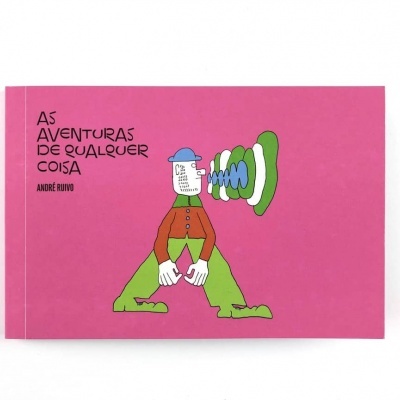 Livro com capa rosa e ilustração de personagem no centro