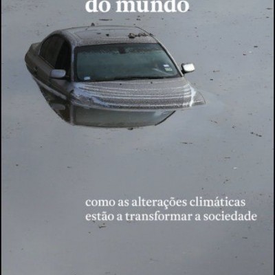 Capa de livro com carro submerso e texto em branco e verde