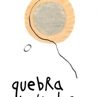 Ilustração de círculo com linha preta e texto 'quebra de linha'